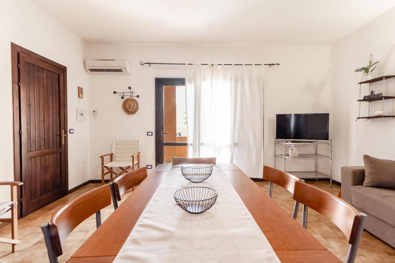 Relax Family House Al Mare Apartment Isola Rossa Exterior photo