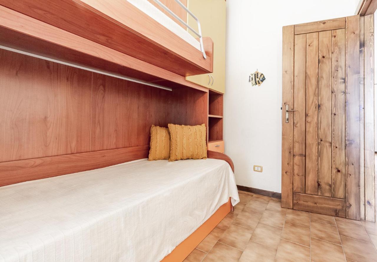Relax Family House Al Mare Apartment Isola Rossa Exterior photo