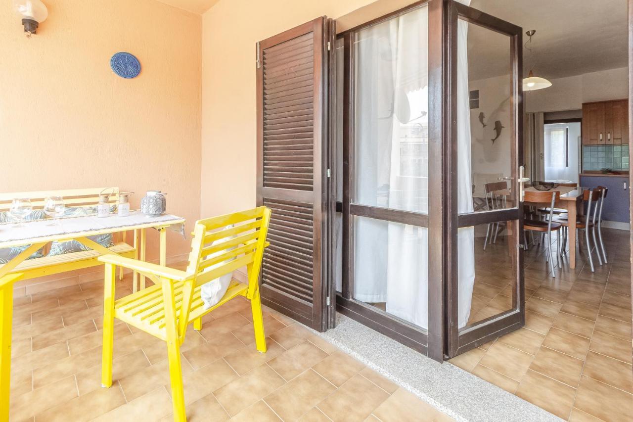 Relax Family House Al Mare Apartment Isola Rossa Exterior photo