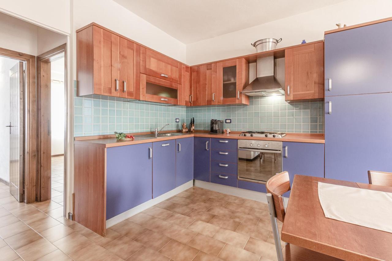 Relax Family House Al Mare Apartment Isola Rossa Exterior photo